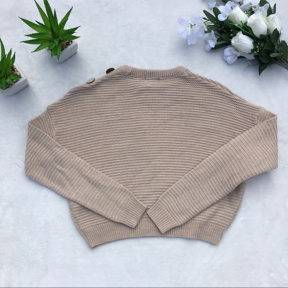 Urban Heritage Crop Top Button on Sleeves - Picture 2 of 6